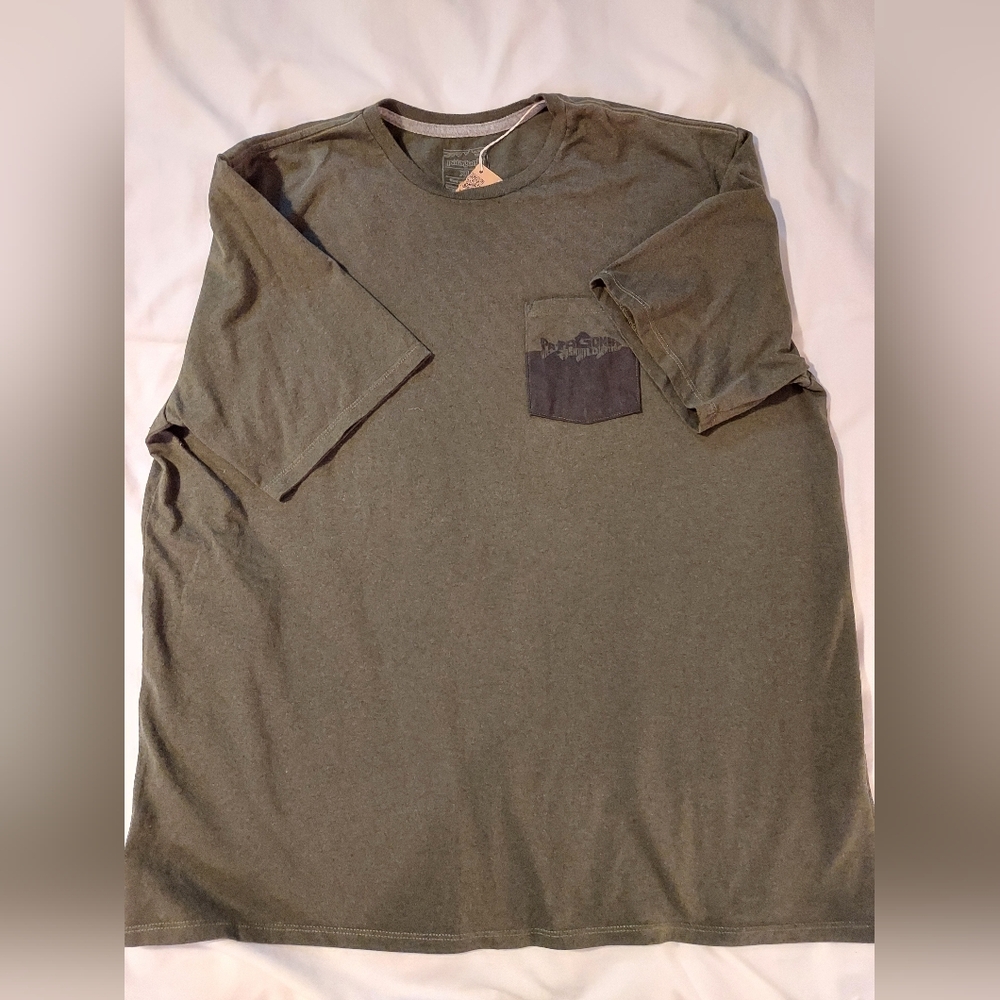 Patagonia Men's Wild Waterline Pocket Responsibili-Tee On Olive Green-XL - Picture 9 of 9